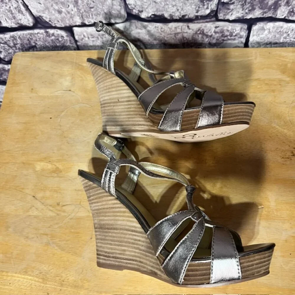 Seychelles Gold Metallic Leather Wedge Sandals Size 8.5